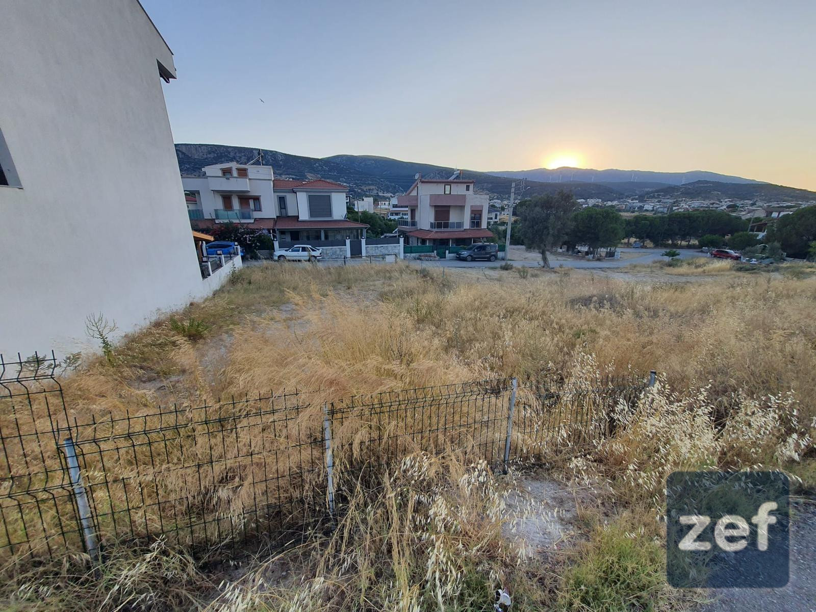 MORDOĞAN'DA 3 KATLI YAPIYA UYGUN ,TİCARİ VE KONUT İMARLI ARSA