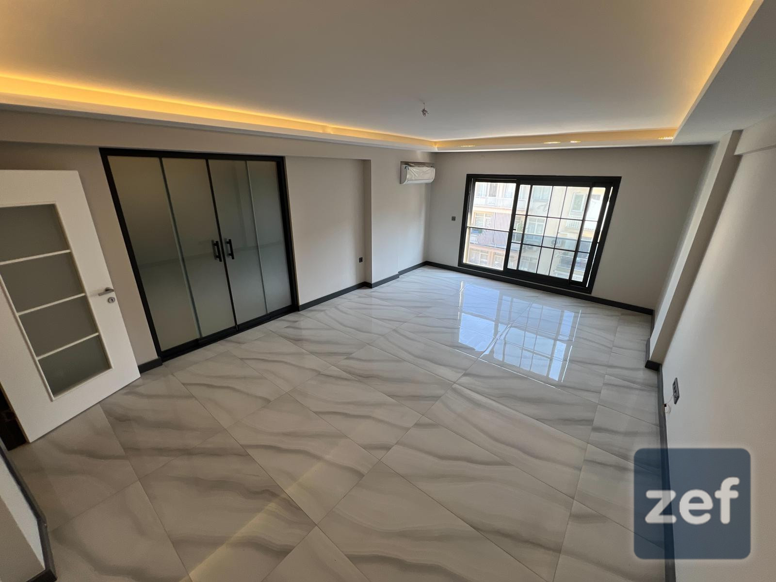 GÜZELYALI'DA YENİ BİNADA GENİŞ 3+1 ,OTOPARKLI , AKILLI DAİRE