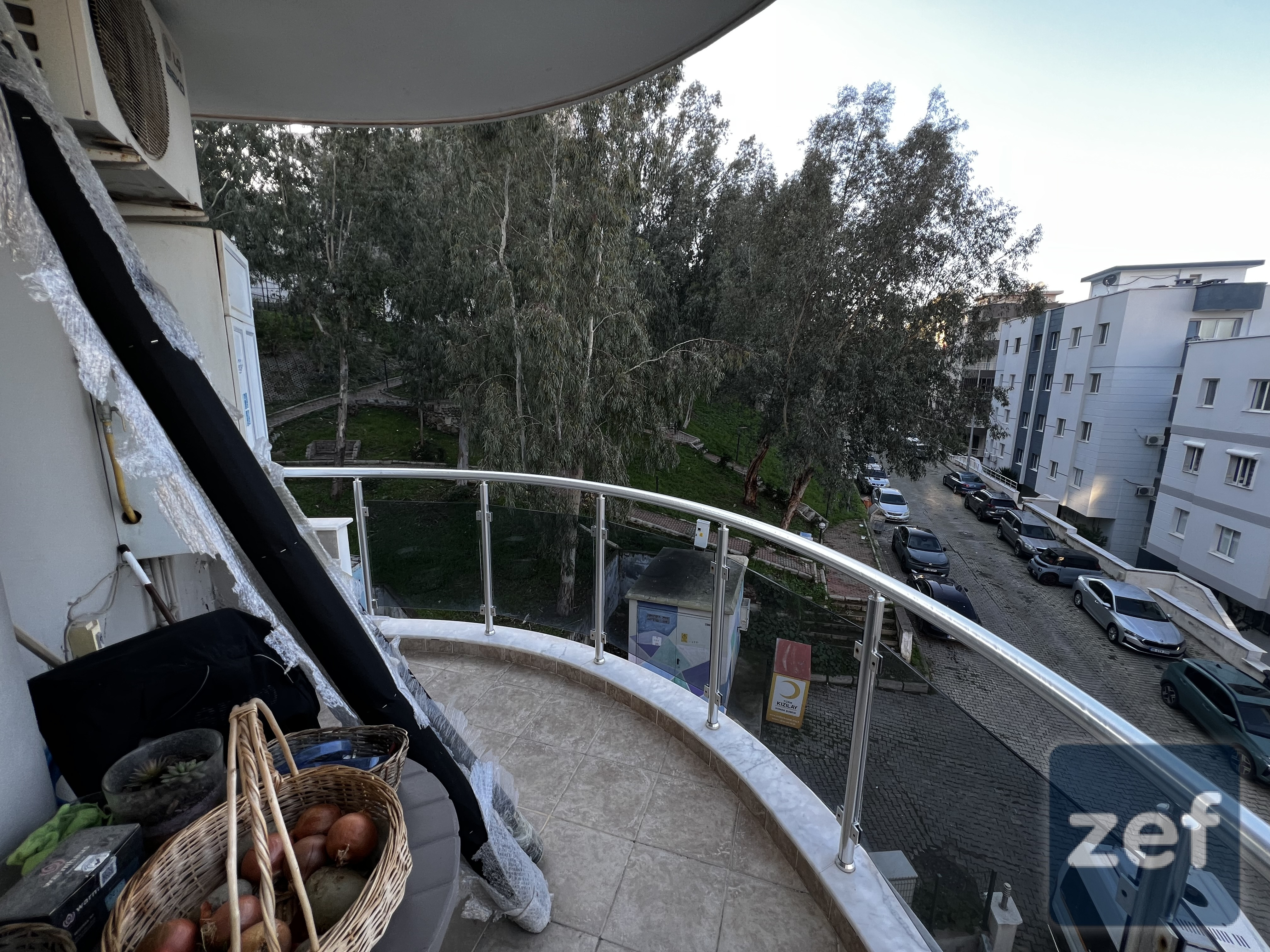 NARLIDERE'DE 3+1 KÖŞE DAİRE DOĞALGAZLI , OTOPARKLI